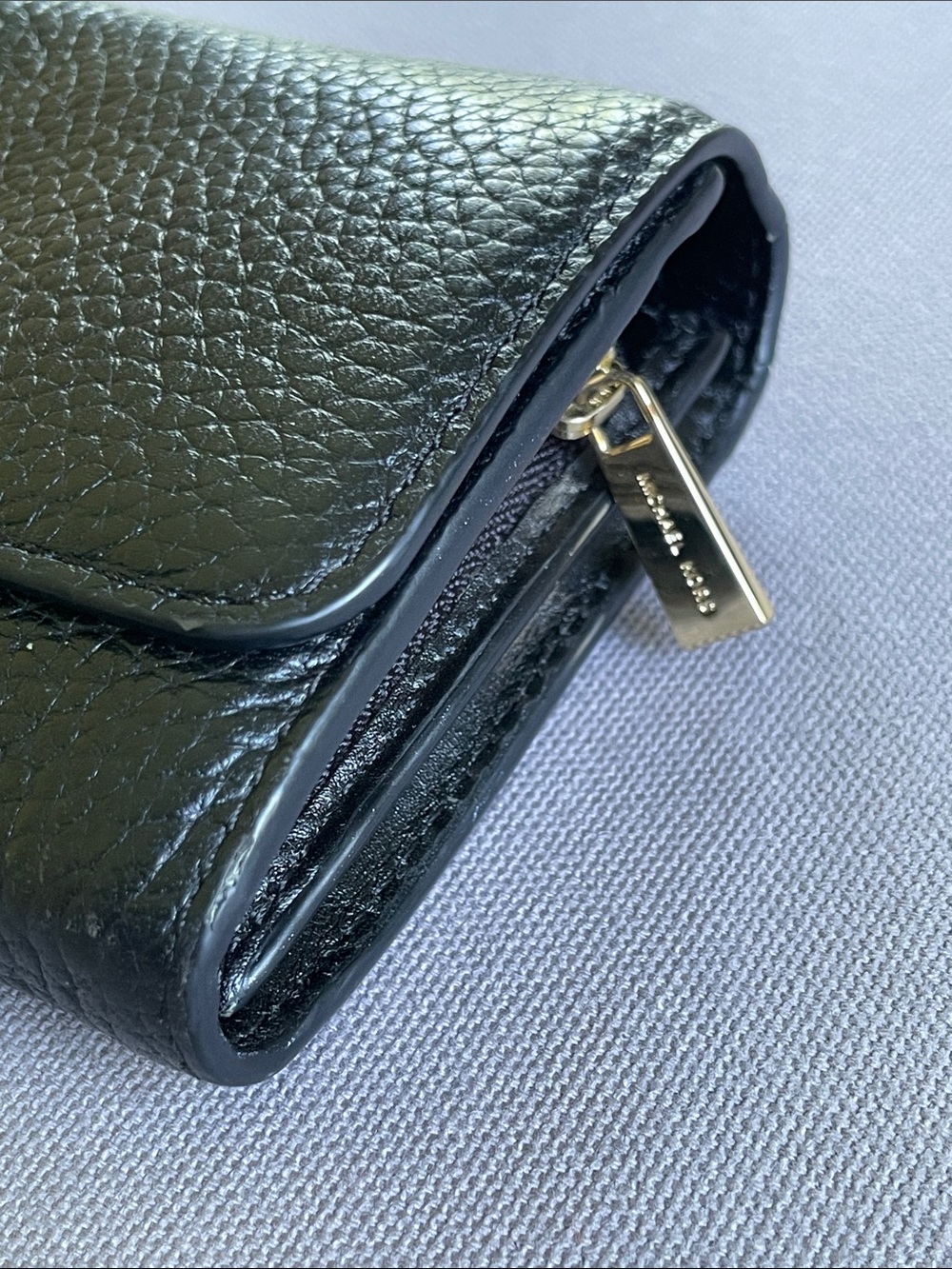 Michael Kors Sullivan Turn-lock Wallet - Picture 4 of 8